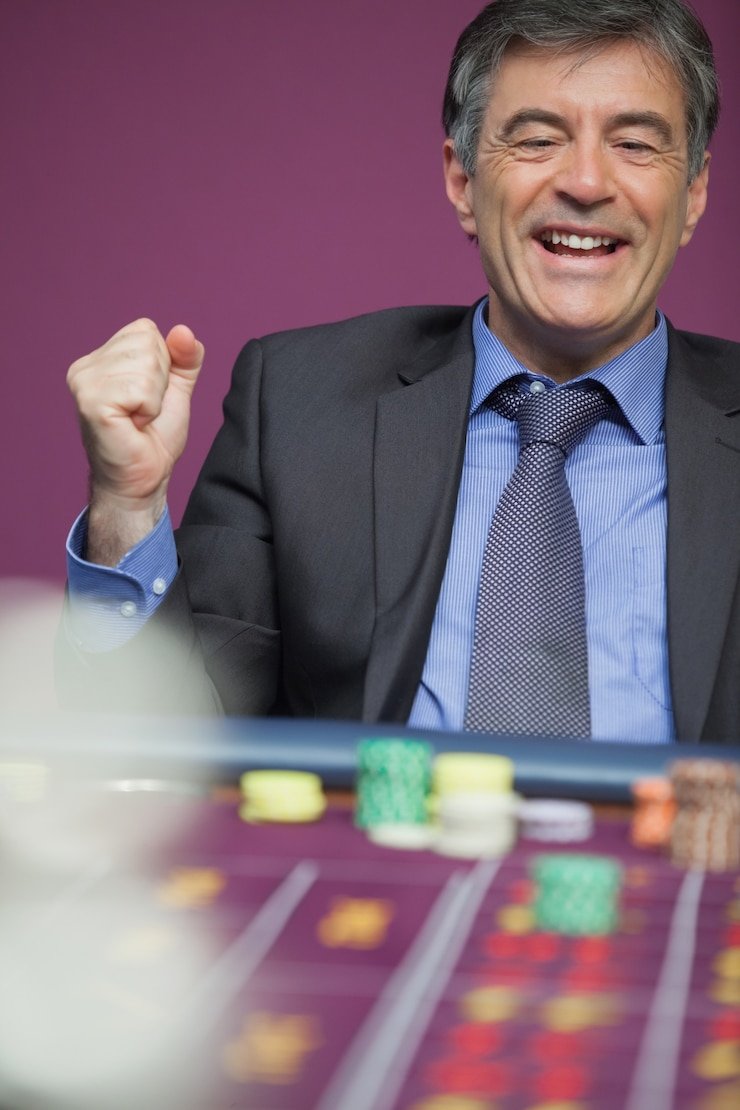 Live Poker Indonesia dealer table on g2000m platform